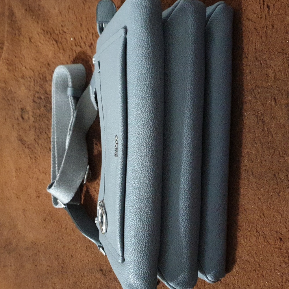DKNY Nala Crossbody Bag NWOT - Picture 3 of 7